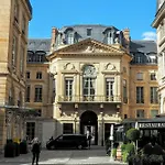 Louvre Parisian Duplex * Paris