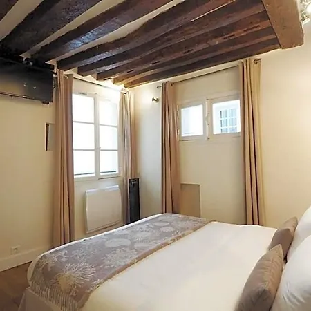 Louvre Parisian Duplex Lägenhet