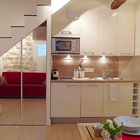 Louvre Parisian Duplex باريس