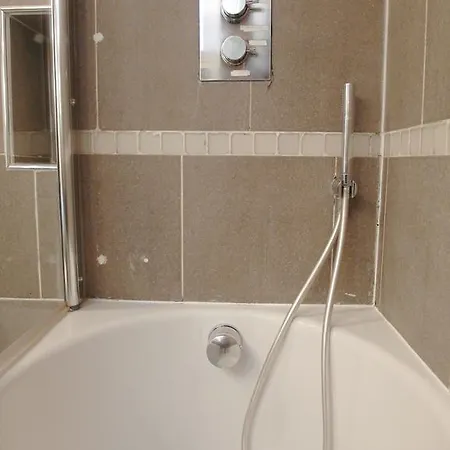 Louvre Parisian Chicsuites *