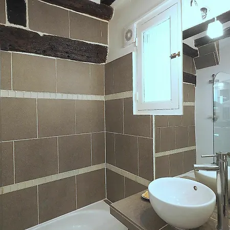 Apartment Louvre Parisian Chicsuites