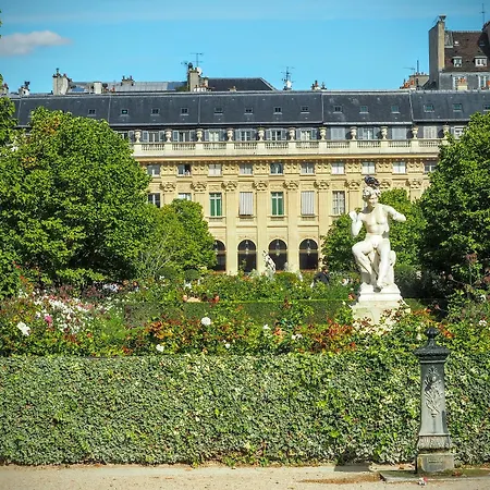 Apartment Louvre Parisian Chicsuites