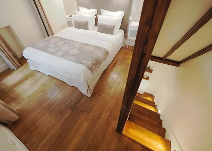 Louvre Parisian Duplex