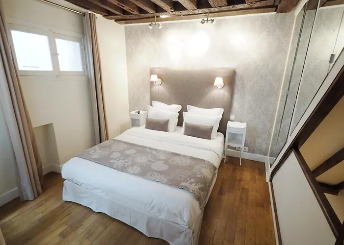 Appartamento Louvre Parisian Duplex *