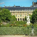 Apartment Louvre Parisian Duplex